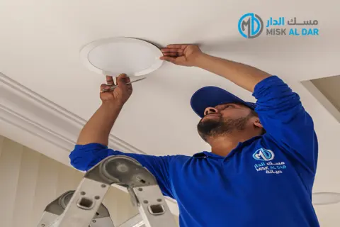 فنى كهرباء الكويت