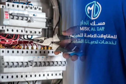 كهربائي العارضية 1886554 خدمة كهرباء فورية على مدار 24 ساعة